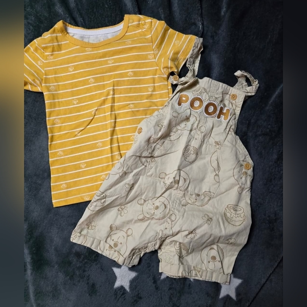 Winnie-The-Pooh Bib Outfit Set